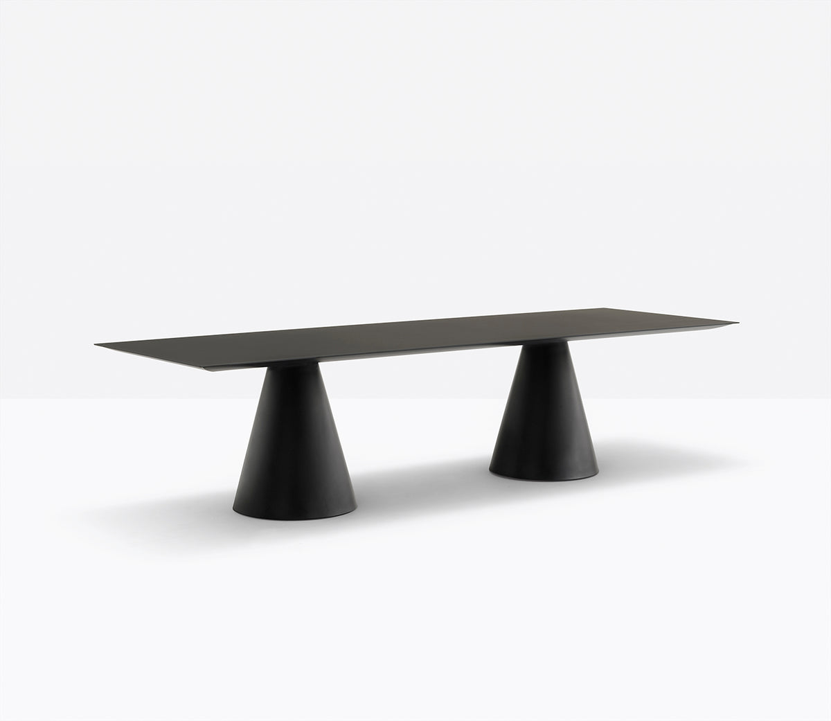 Tavolo Ikon table di Pedrali