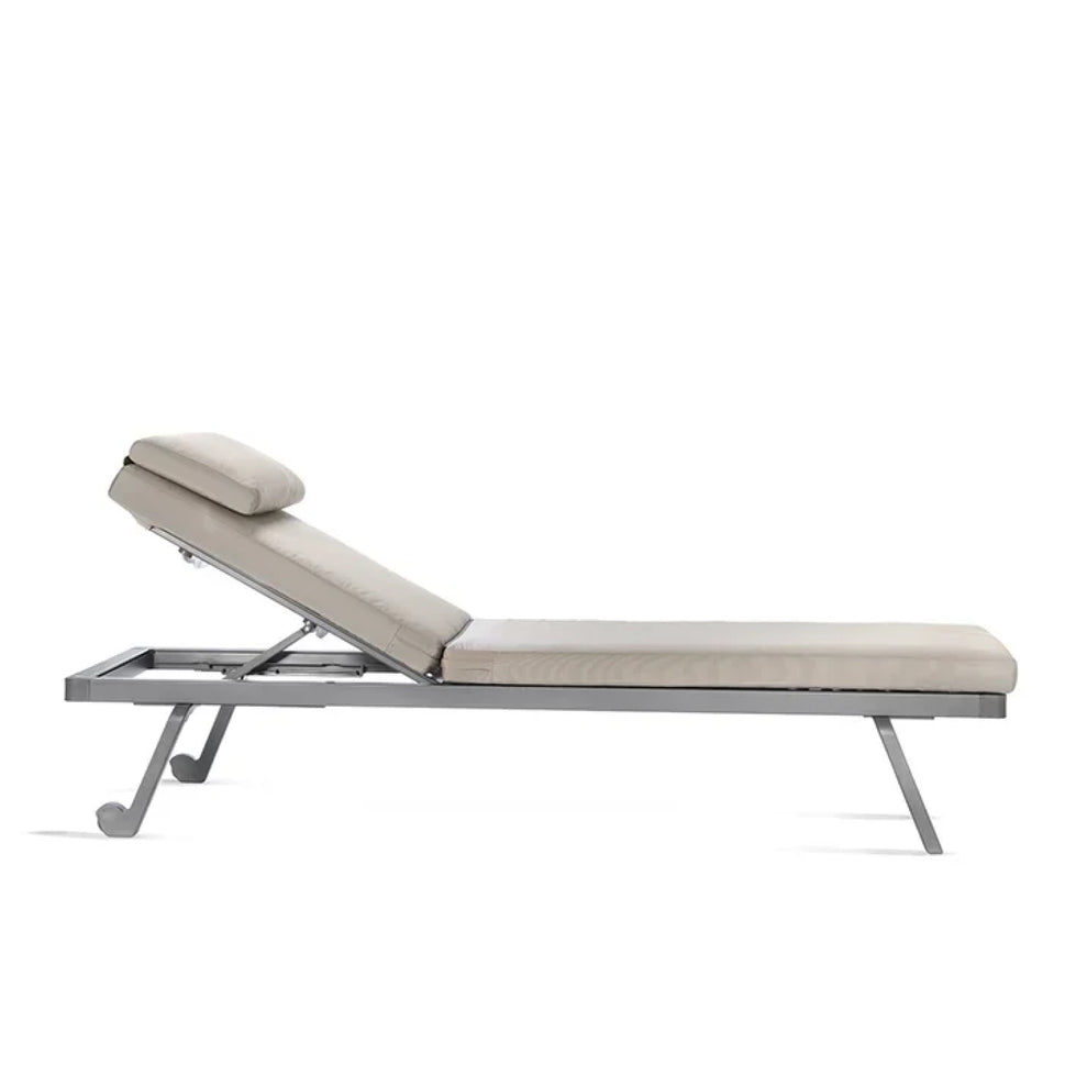 Etesian Lounger di Gaber