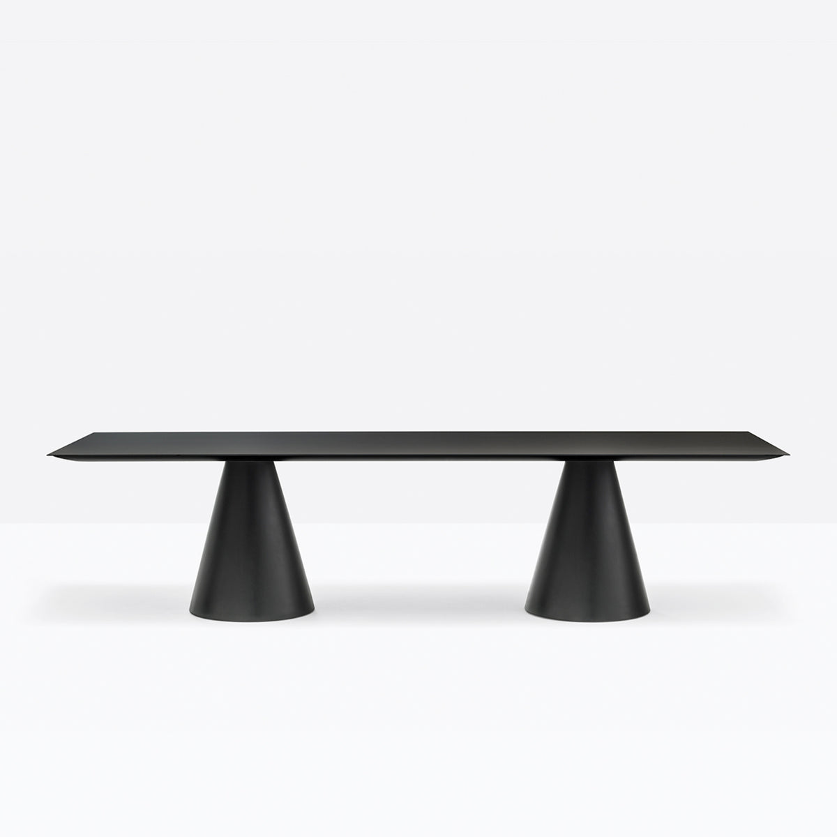 Tavolo Ikon table di Pedrali